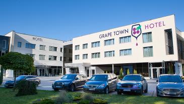 GRAPE TOWN HOTEL